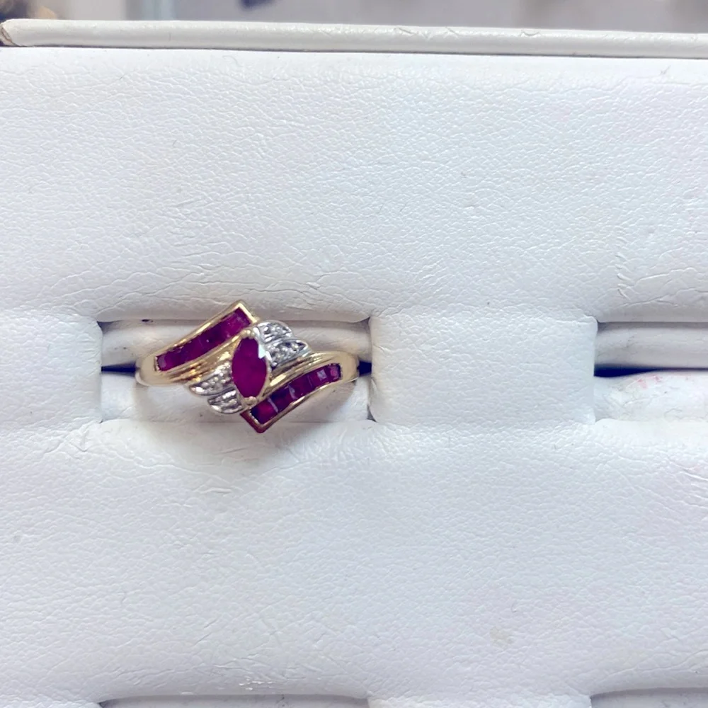 433122 10k Yellow Gold Ruby  Diamond Ring